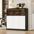 Glastueren ergaenzen das Sideboard in Weiss