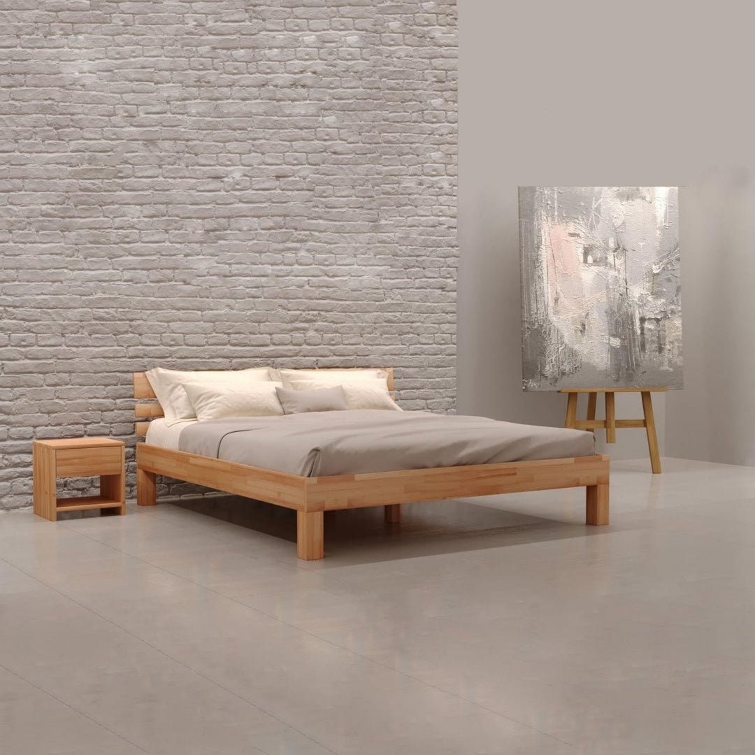 Das Bettgestell nimmt mit 140 x 200 cm Gestalt an