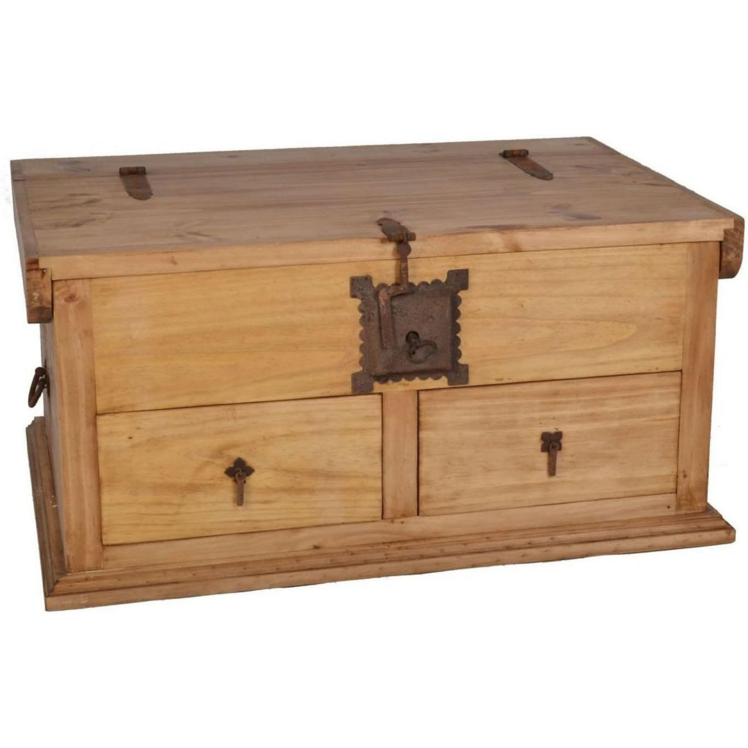Holzoptik an der Aufbewahrungstruhe mit den Massen 90 x 44 x 64 cm