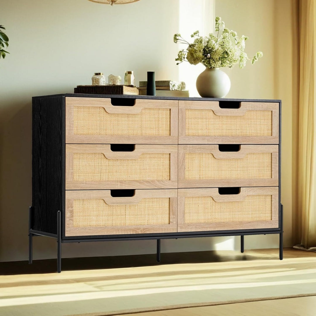 6 Schubladen und sanft schliessende Fronten an dem Sideboard
